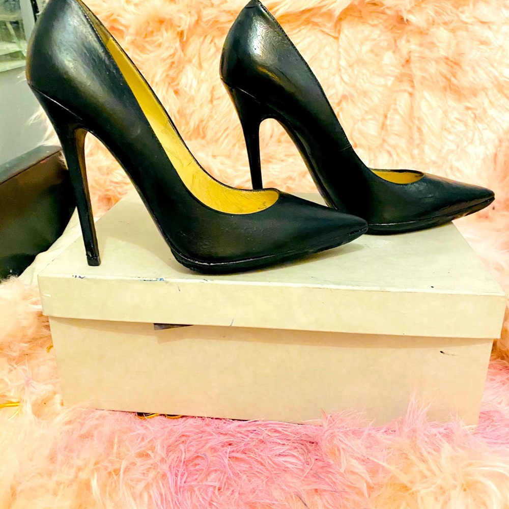 Jimmy chop anouk leather black pumps.